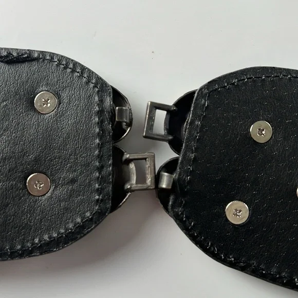 Wide Black Stretch Front Clip Belt Brushed Gold Accent Buckle Size Large - Picture 8 of 12